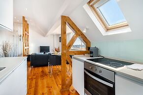 Premium River View Apartment