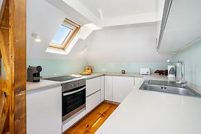 Premium River View Apartment