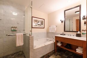 2 BR Lodge at Spruce Peak