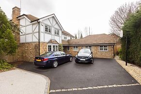 Stunning Private En-suite Studio in Cobham