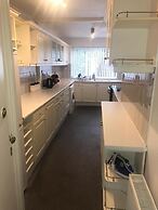 The 5 bed House With Spacious Rooms and Lounge