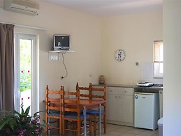 Apartment for Five, Swimming Pool, Near the Beach