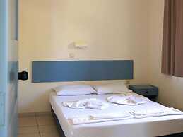 Apartment for Five, Swimming Pool, Near the Beach