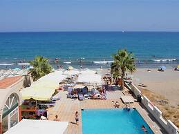 Apartment for 3 Persons, With Swimming Pool, Near the Beach