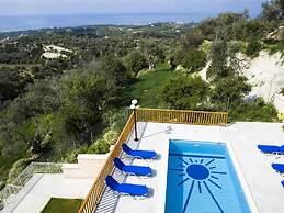 Holiday House for 8 Persons, With Swimming Pool