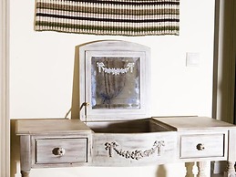 Beautiful Holiday House for 10 Persons, With Swimming Pool