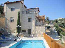 Beautiful Holiday House for 10 Persons, With Swimming Pool