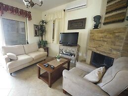 Beautiful Holiday House for 10 Persons, With Swimming Pool