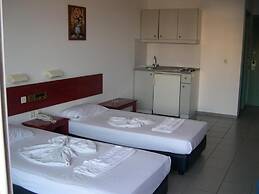 Apartment for 3 People With Swimming Pool Near the Beach