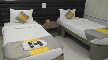 Room in Guest Room - Cosy Room With Private Bath And Work Desk