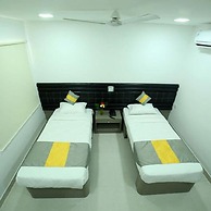 Room in Guest Room - Cosy Room With Private Bath And Work Desk