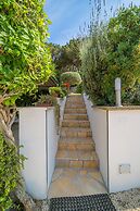 Master Apartment in Villa 6 to 8 Persons With Large Private Garden