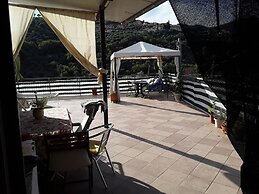 Room in Guest Room - Valle Degli Ulivi Liguria, Italia