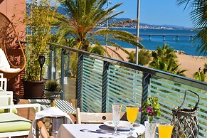 Barcelona Beachfront Apartment