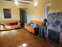 Relaxing House With Stunning View and Private Pool