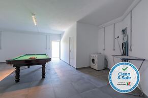 Luxury 47 - Deluxe Villa