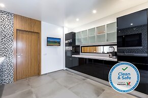 Luxury 47 - Deluxe Villa