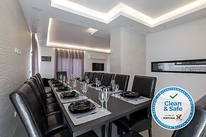 Luxury 47 - Deluxe Villa
