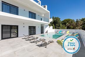 Luxury 47 - Deluxe Villa