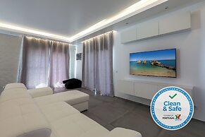Luxury 47 - Deluxe Villa