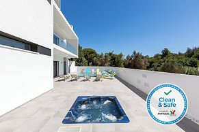 Luxury 47 - Deluxe Villa