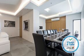 Luxury 47 - Deluxe Villa