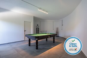 Luxury 47 - Deluxe Villa