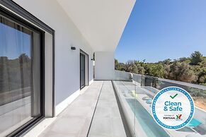 Luxury 47 - Deluxe Villa