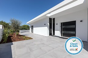 Luxury 47 - Deluxe Villa