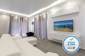 Luxury 47 - Deluxe Villa
