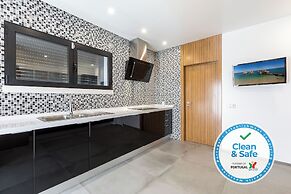 Luxury 47 - Deluxe Villa