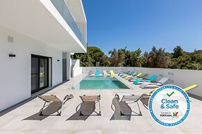 Luxury 47 - Deluxe Villa