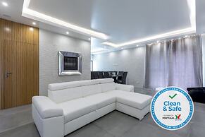 Luxury 47 - Deluxe Villa