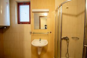 2 Bedroom, 2 Showeroom Villa Suitable for a Family Skication and Remot