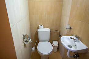 2 Bedroom, 2 Showeroom Villa Suitable for a Family Skication and Remot