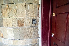 2 Bedroom, 2 Showeroom Villa Suitable for a Family Skication and Remot