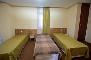 2 Bedroom, 2 Showeroom Villa Suitable for a Family Skication and Remot