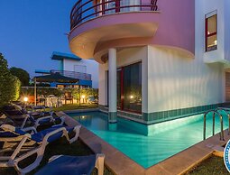 Villa With Private Pool, Garden, Terrace and Marina View