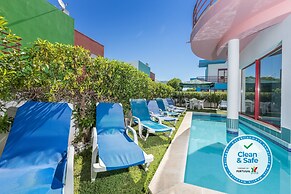 Villa With Private Pool, Garden, Terrace and Marina View