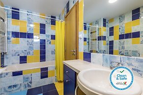 Villa With Private Pool, Garden, Terrace and Marina View