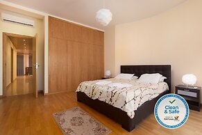 Villa With Private Pool, Garden, Terrace and Marina View