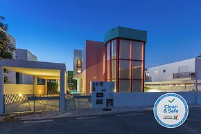 Villa With Private Pool, Garden, Terrace and Marina View