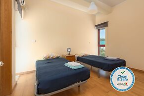 Villa With Private Pool, Garden, Terrace and Marina View