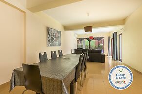 Villa With Private Pool, Garden, Terrace and Marina View