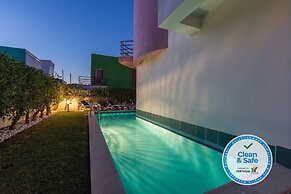 Villa With Private Pool, Garden, Terrace and Marina View