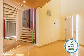 Villa With Private Pool, Garden, Terrace and Marina View