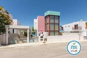 Villa With Private Pool, Garden, Terrace and Marina View