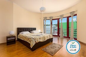 Villa With Private Pool, Garden, Terrace and Marina View