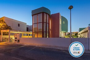 Villa With Private Pool, Garden, Terrace and Marina View