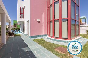 Villa With Private Pool, Garden, Terrace and Marina View